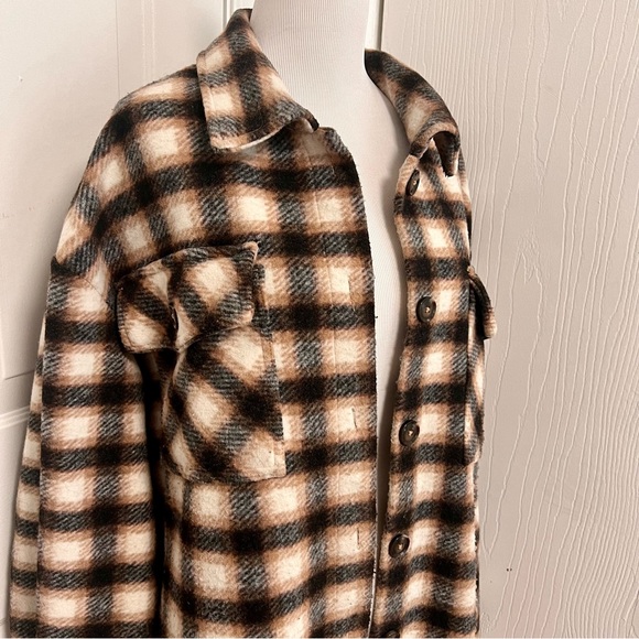 Time & Tru Plaid Shacket G2 - Picture 2 of 6